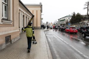 Trafik foran togstationen i Bad Gastein // Foto: Troels Kjems