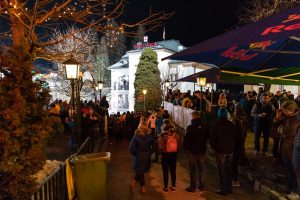 Hver andet år trækker Red Bull og PlayStreets-konkurrencen mange festglade skiløbere til Bad Gastein // Foto: Troels Kjems