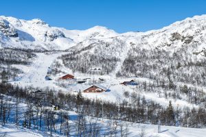 Holdeskarheisens topstation og Roniheisens dalstation // Foto: Troels Kjems