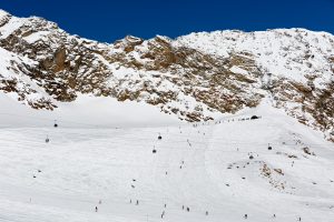 Skitunnel mellem Rettenbach og Tiefenbach gletsjerne i Sölden, Østrig.