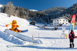 Børnebakke og skiskole i Kirchboden